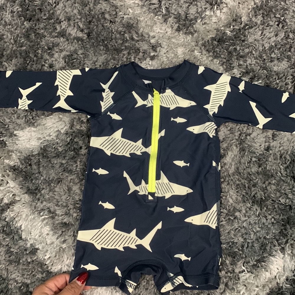Tea Collection Printed Shortie Rash Guard 6 Mo - Picture 9 of 10